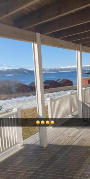 Hus ved sjøen